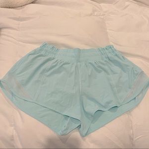 Lululemon Hotty Hot Short 2.5